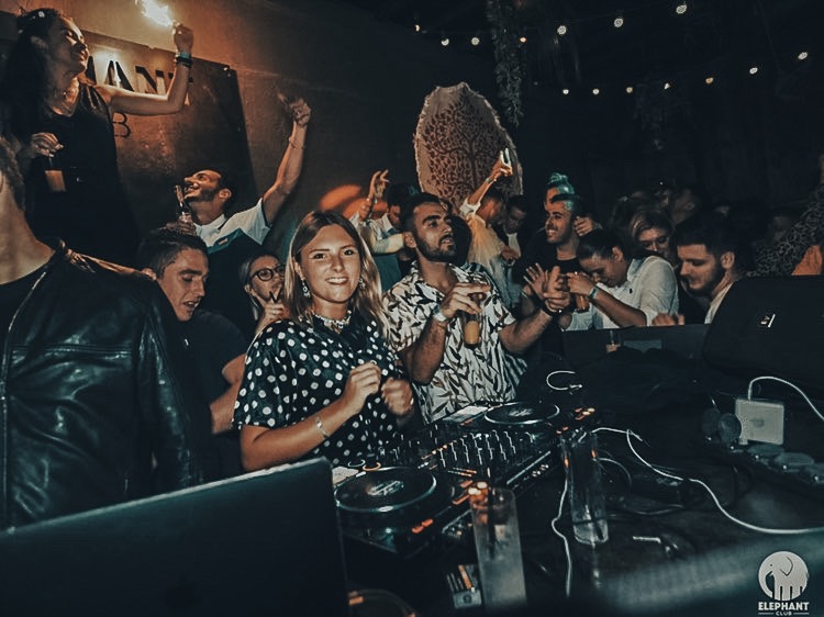 ÉLÉPHANT CLUB Canet En Roussillon ÉTÉ 2019 Dj Laura Laffon