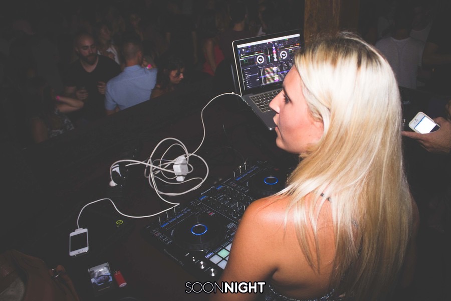 ÉLÉPHANT CLUB Canet En Roussillon ÉTÉ 2017 Dj Laura Laffon