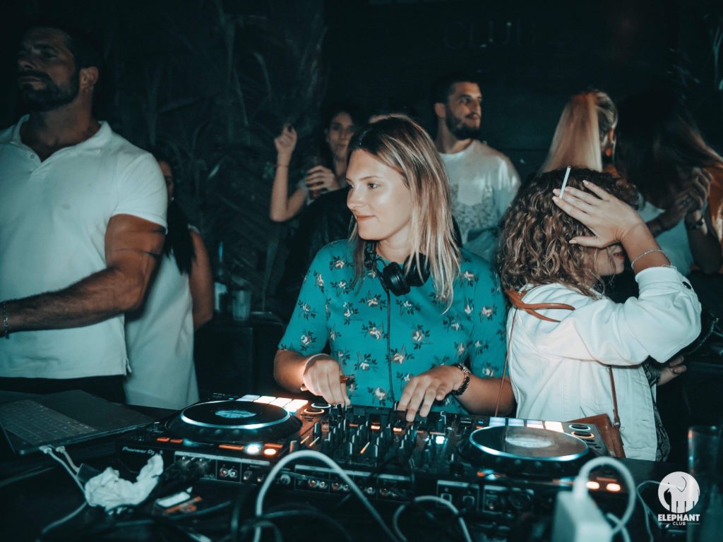 ÉLÉPHANT CLUB Canet En Roussillon ÉTÉ 2019 Dj Laura Laffon