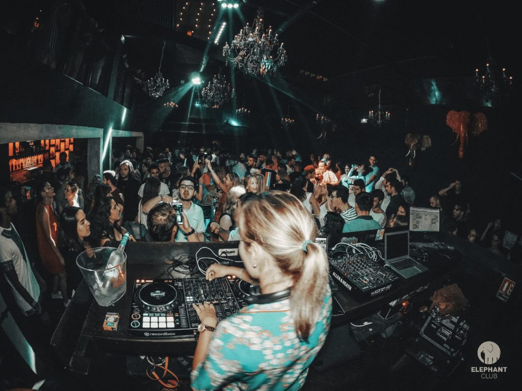 ÉLÉPHANT CLUB Canet En Roussillon ÉTÉ 2019 Dj Laura Laffon