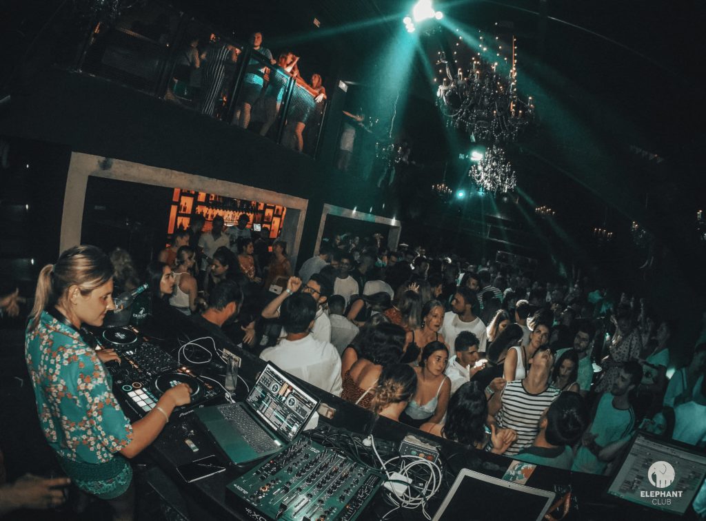 ÉLÉPHANT CLUB Canet En Roussillon ÉTÉ 2019 Dj Laura Laffon