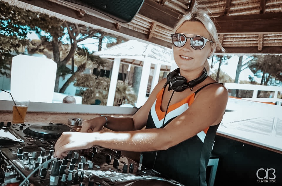 MARINA CLUB ELECTROBEACH Dj Laura Laffon "POOL PARTY EMF 2018"