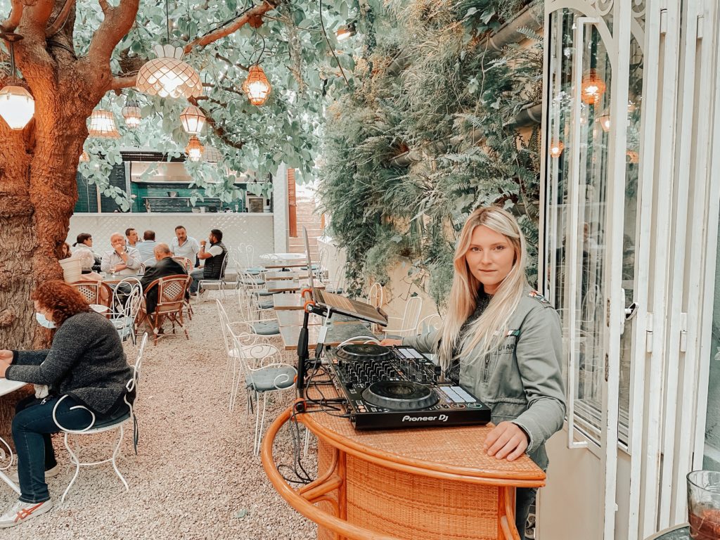 Botanic Restaurant Bar Canet Dj Laura Laffon
